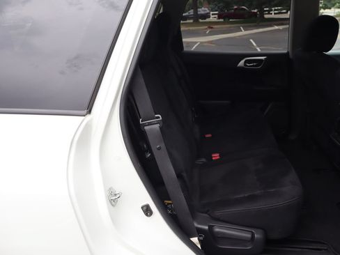 Used 2016 Nissan Pathfinder SV AWD/4WD image 23