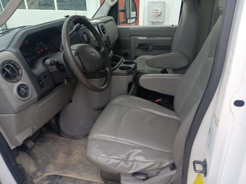 Used 2010 Ford E-450 and Econoline 450 Super Duty image 7