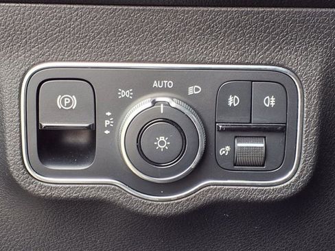 Certified 2022 Mercedes-Benz GLB 250 image 36