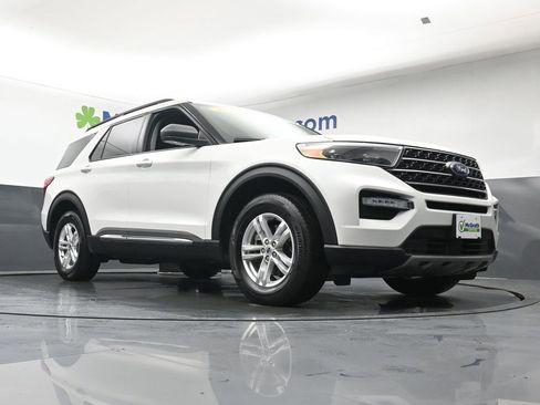 Used 2023 Ford Explorer XLT w/ Equipment Group 202A image 23