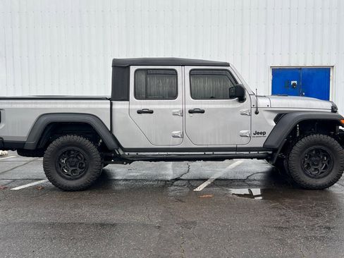 Used 2021 Jeep Gladiator Sport w/ Auxiliary Switch Group image 3