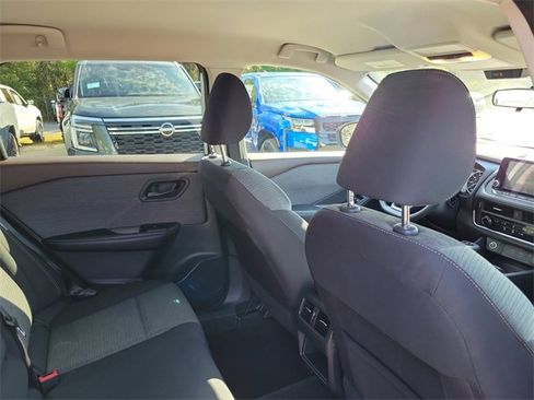 Used 2021 Nissan Rogue S image 29