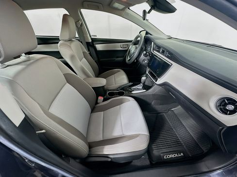 Used 2019 Toyota Corolla LE FWD image 28