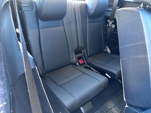 Certified 2022 Mercedes-Benz GLE 350 4MATIC w/ 3rd Row Seat Package image 37