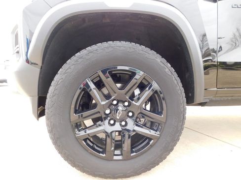 New 2025 Chevrolet Colorado Trail Boss w/ Midnight Edition AWD/4WD image 13