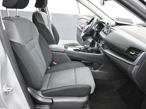 Used 2023 Nissan Rogue SV FWD image 12