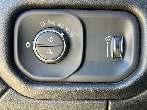 Used 2024 RAM 2500 Big Horn image 25