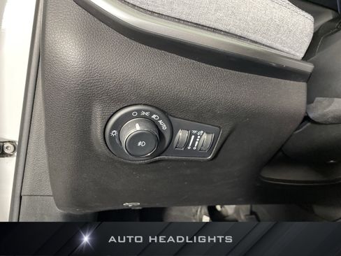 Used 2022 Jeep Compass Latitude image 24