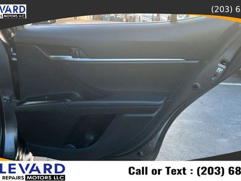 Used 2019 Toyota Camry SE image 21