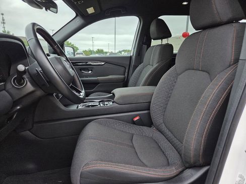 Used 2025 Honda Pilot Sport image 13