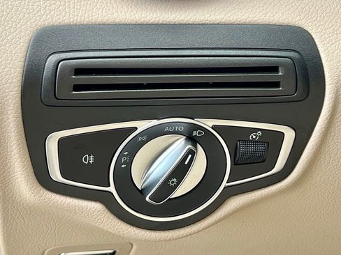 Certified 2022 Mercedes-Benz GLC 300 4MATIC image 23