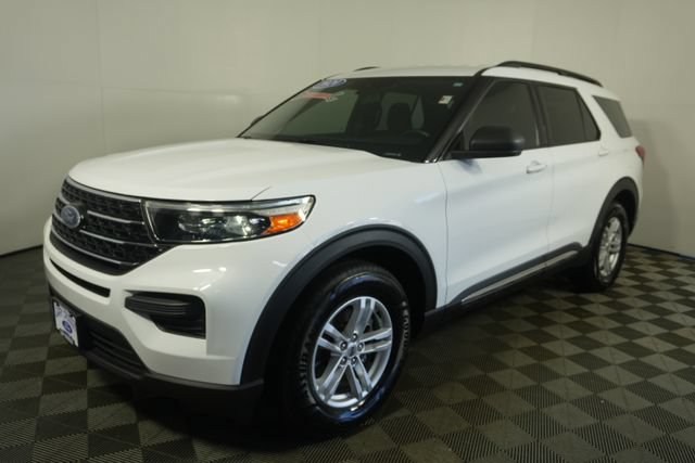 Used 2020 Ford Explorer XLT w/ Comfort Package AWD/4WD image 4
