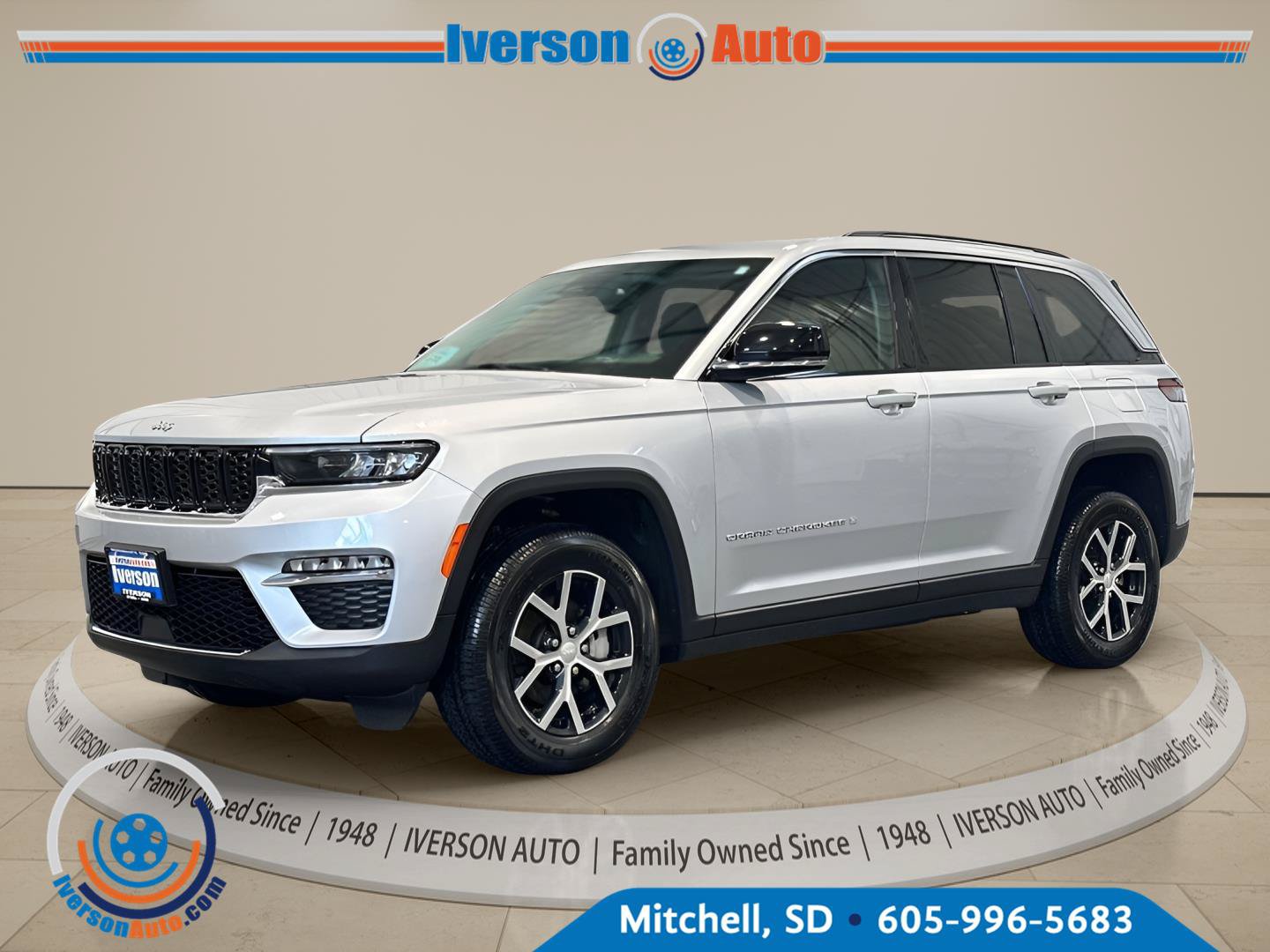 Used 2024 Jeep Grand Cherokee Limited AWD/4WD image 6