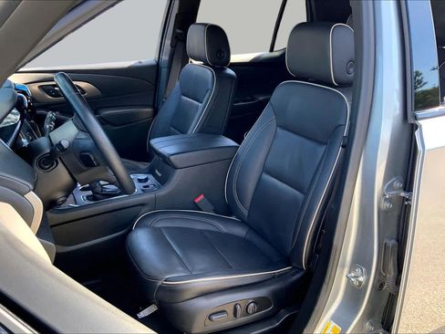Used 2023 Chevrolet Traverse Premier w/ Redline Edition FWD image 8