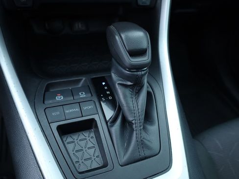 Used 2023 Toyota RAV4 XLE w/ Convenience Package image 9