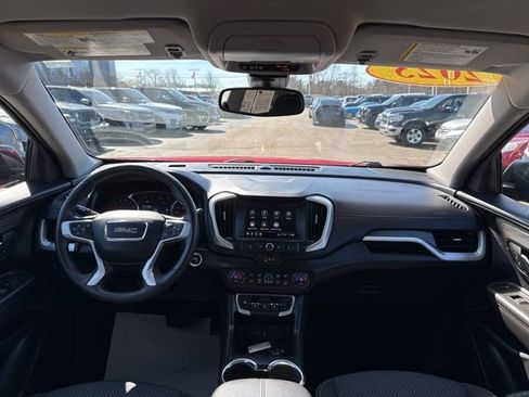 Used 2023 GMC Terrain SLE w/ Driver Convenience Package image 25