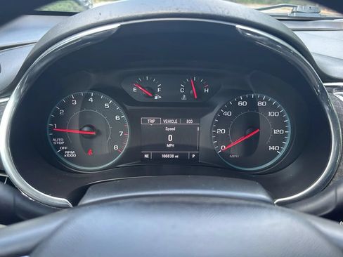 Used 2018 Chevrolet Malibu LT FWD image 9