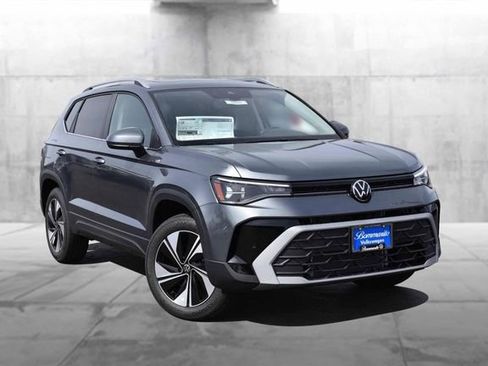 New 2026 Volkswagen Taos SE AWD/4WD image 2