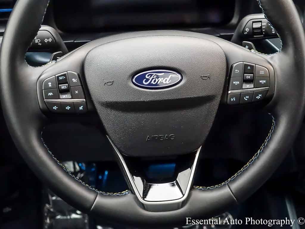 Used 2025 Ford Maverick Lobo AWD/4WD image 16