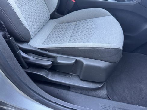 Used 2023 Chevrolet Equinox LT image 23