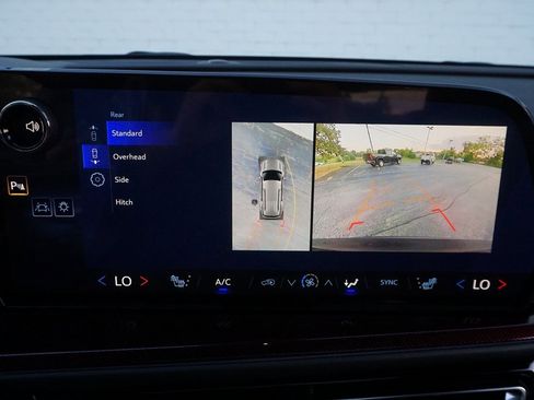 New 2026 Chevrolet Traverse Z71 w/ Driver Confidence Package image 19