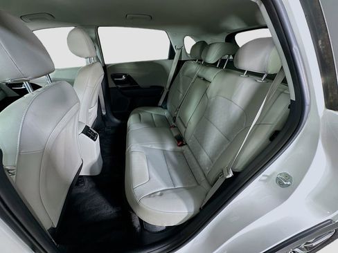 Used 2020 Kia Niro EX image 22