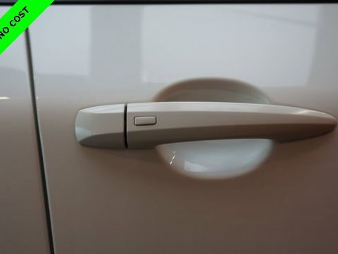 Used 2022 Nissan Rogue SV w/ SV Premium Package image 88