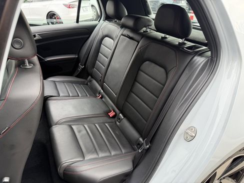 Used 2018 Volkswagen GTI SE w/ SE Leather Package image 31