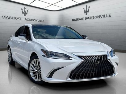Used 2022 Lexus ES 350 Ultra Luxury w/ Accessory Package 2