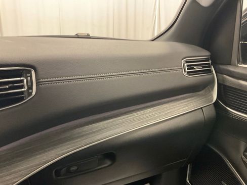 Used 2023 Jeep Wagoneer L Series III w/ Premium Group I image 32