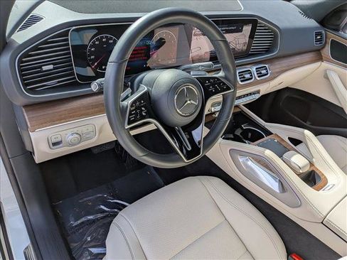 Used 2025 Mercedes-Benz GLE 350 4MATIC image 10
