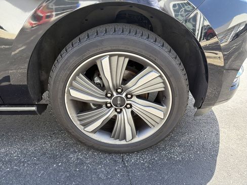 Used 2019 Lincoln Navigator Reserve AWD/4WD image 8