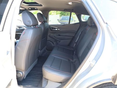 Used 2025 Chevrolet Trax RS w/ Sunroof Package FWD image 22