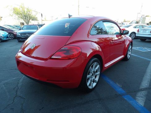Used 2012 Volkswagen Beetle 2.5 image 3