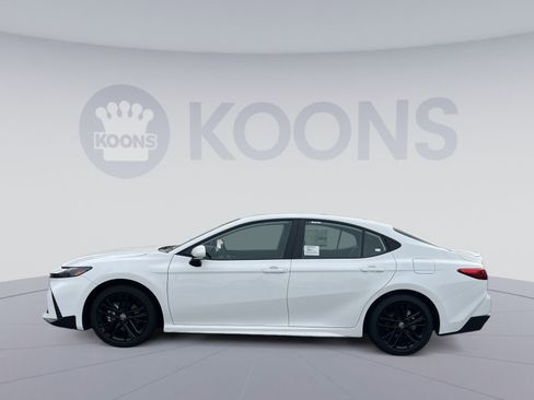 New 2026 Toyota Camry SE image 2