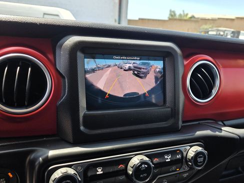 Used 2021 Jeep Wrangler Unlimited Rubicon AWD/4WD image 15