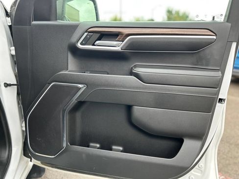 Used 2024 Chevrolet Silverado 1500 LT AWD/4WD image 16