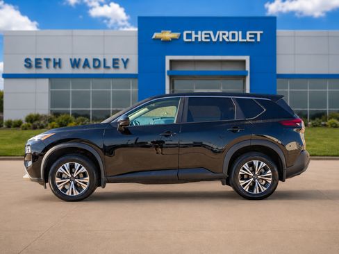Used 2023 Nissan Rogue SV FWD image 3