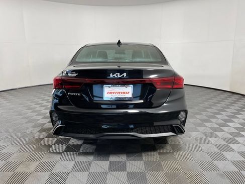 Used 2023 Kia Forte LXS w/ LXS Technology Package FWD image 4