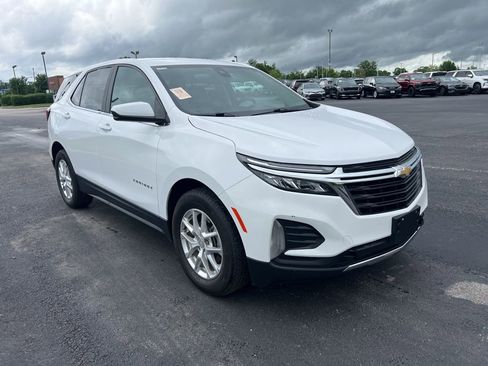 Used 2022 Chevrolet Equinox LT FWD image 2