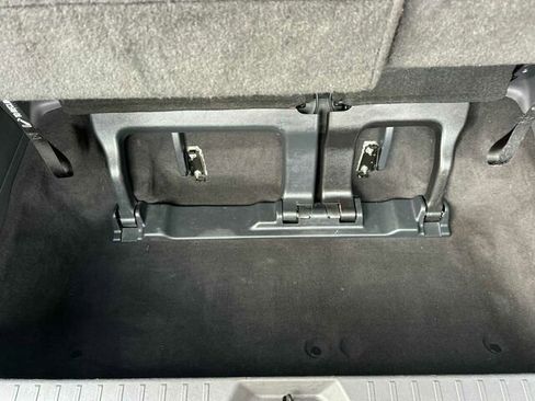 Used 2022 Toyota Sienna XLE image 18