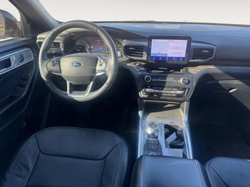 Used 2020 Ford Explorer Limited w/ Class III Trailer Tow Package image 10