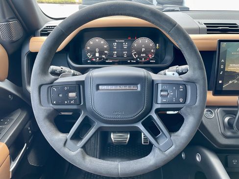 Used 2023 Land Rover Defender 110 V8 AWD/4WD image 21