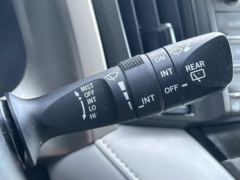 Used 2015 Toyota RAV4 XLE AWD/4WD image 29