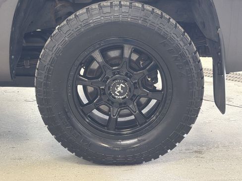 Used 2018 Toyota Tundra Limited w/ Limited Premium Package AWD/4WD image 48