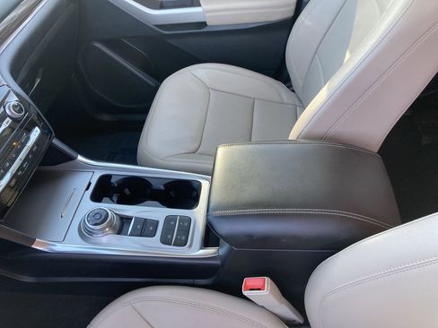 Used 2024 Ford Explorer Limited image 24