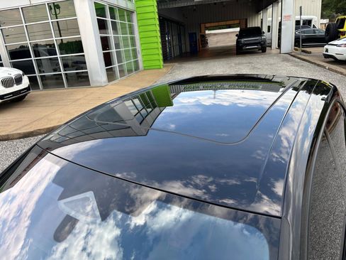 Used 2025 Porsche Macan 4 Electric AWD/4WD image 32