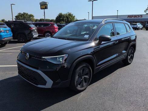 Used 2025 Volkswagen Taos S FWD image 3
