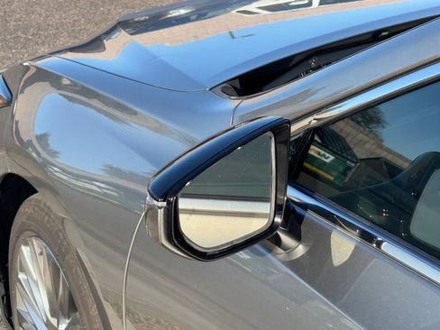 Used 2021 Lexus ES 300h w/ Accessory Package image 8