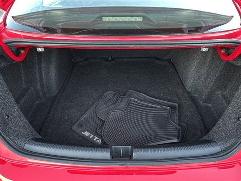 Used 2015 Volkswagen Jetta S image 37